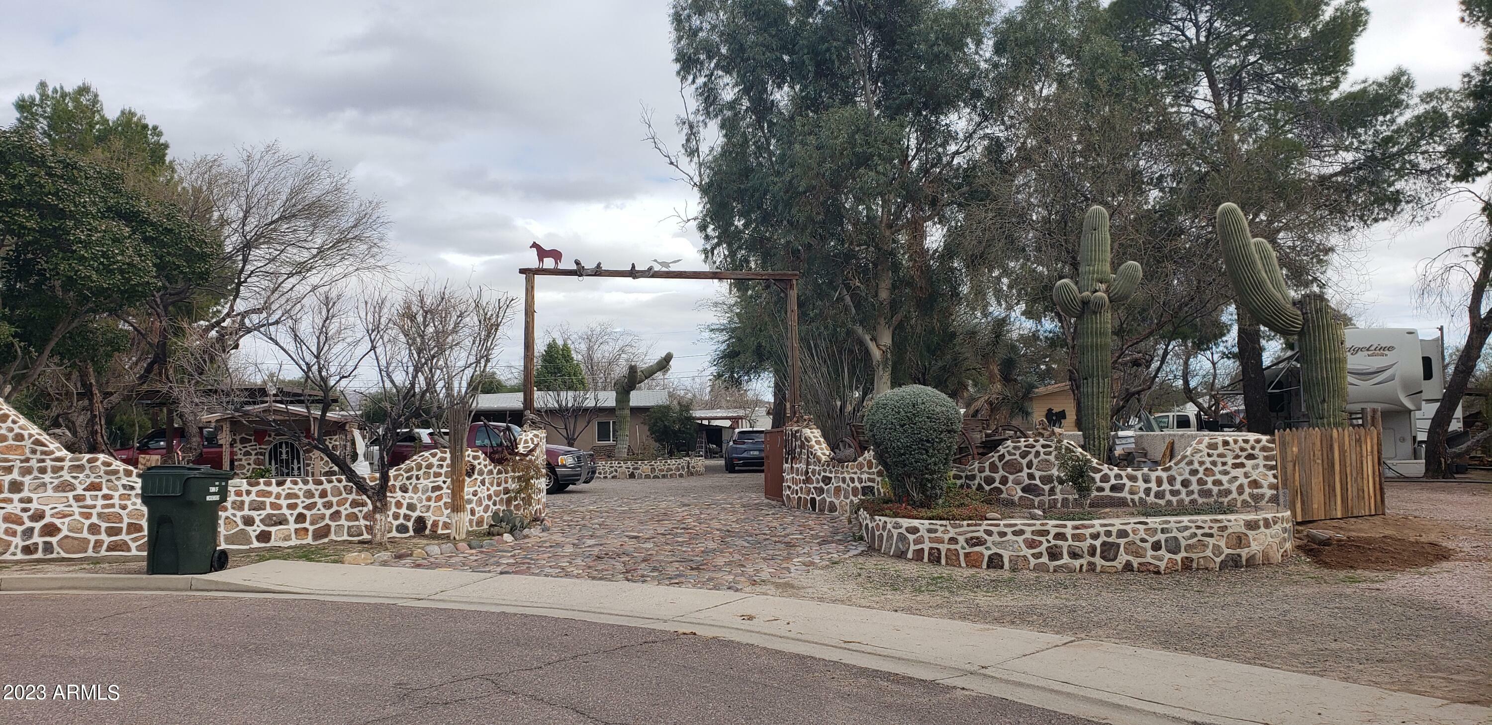 Property Photo:  769 Oleander Street  AZ 85390 