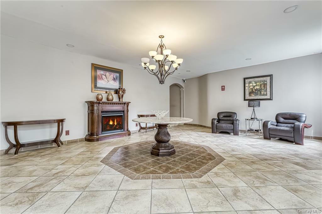 Property Photo:  5 Oakdale Manor C 6  NY 10901 