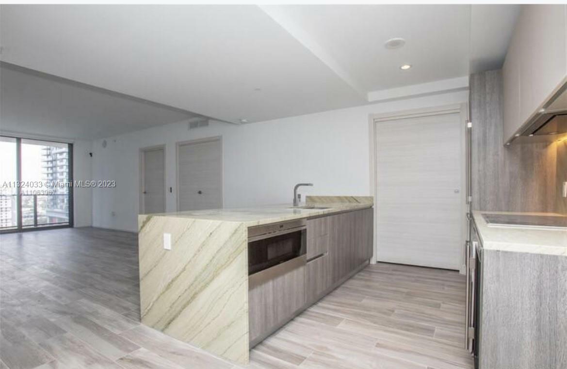 Property Photo:  801 S Miami Ave 1710  FL 33130 