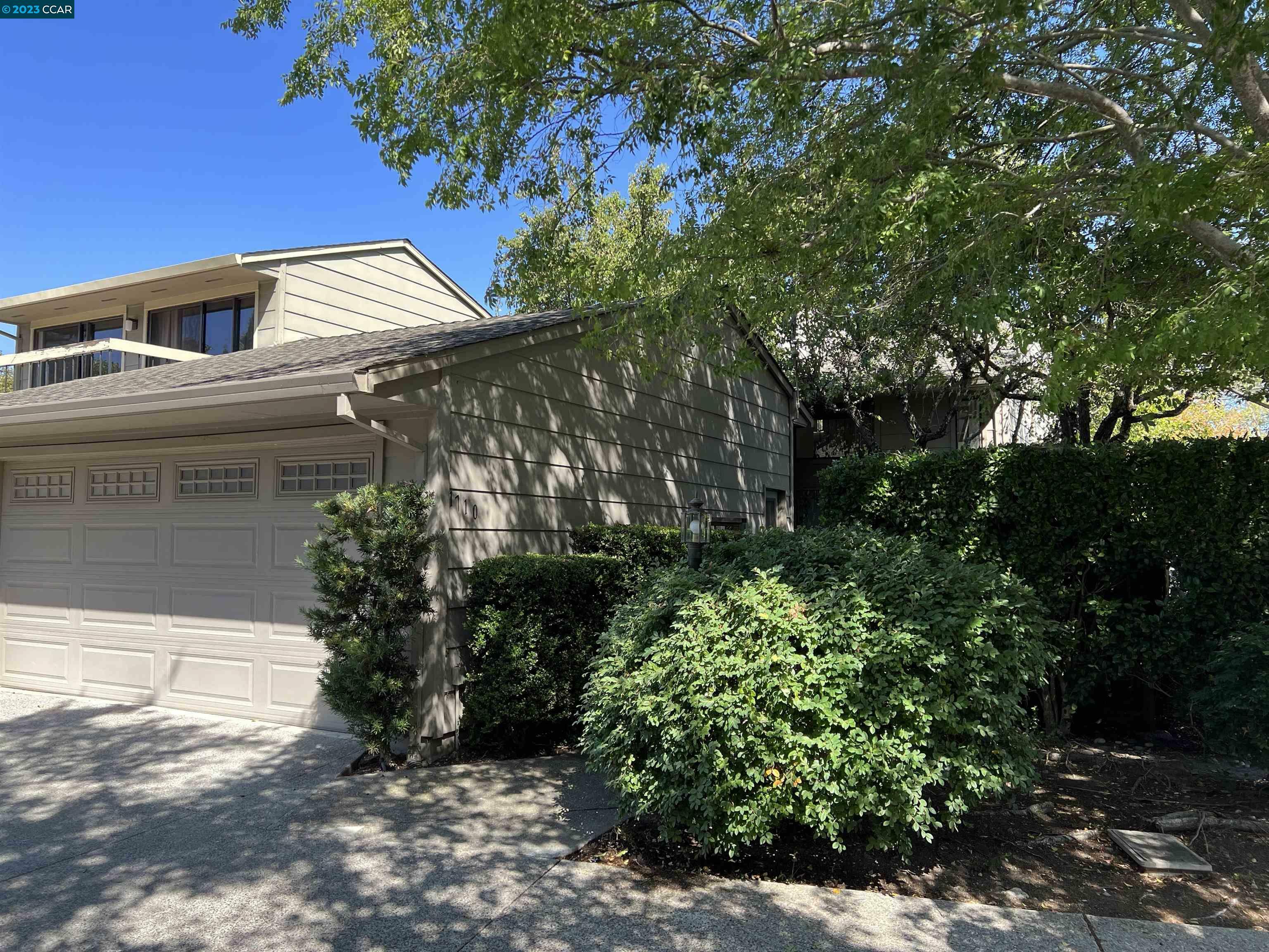 Property Photo: 1710 Saint Andrews Dr CA 94556