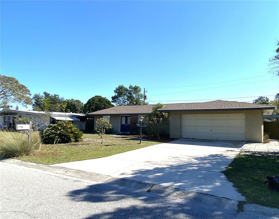 Property Photo:  2820 Case Avenue  FL 34207 