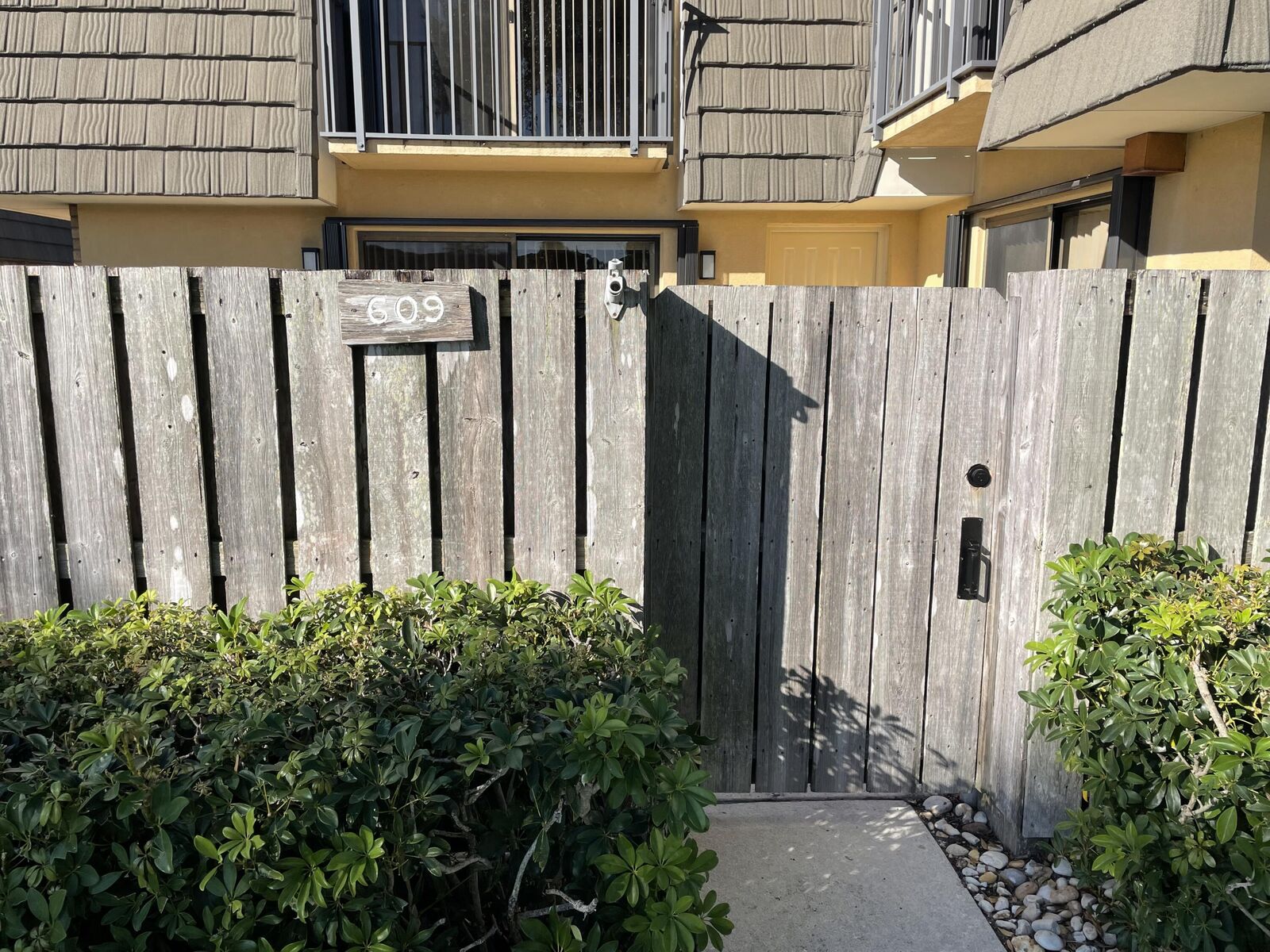 Property Photo:  609 6th Way  FL 33407 