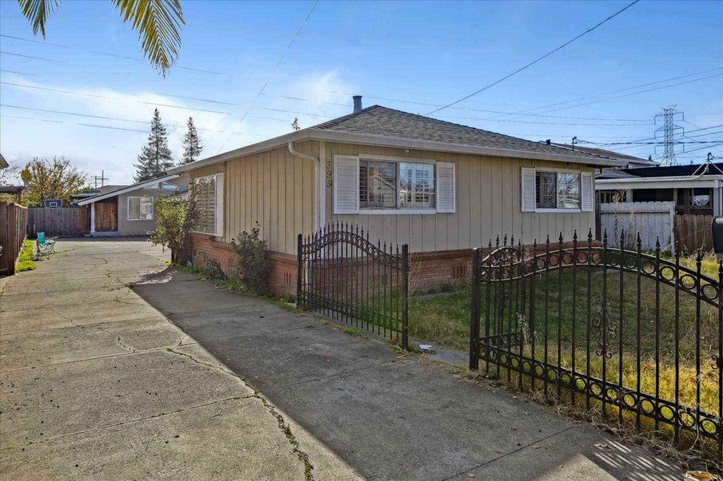 Property Photo:  399 Berry Avenue  CA 94544 