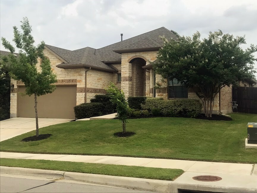 Property Photo:  913 Vista Gardens Drive  TX 78610 