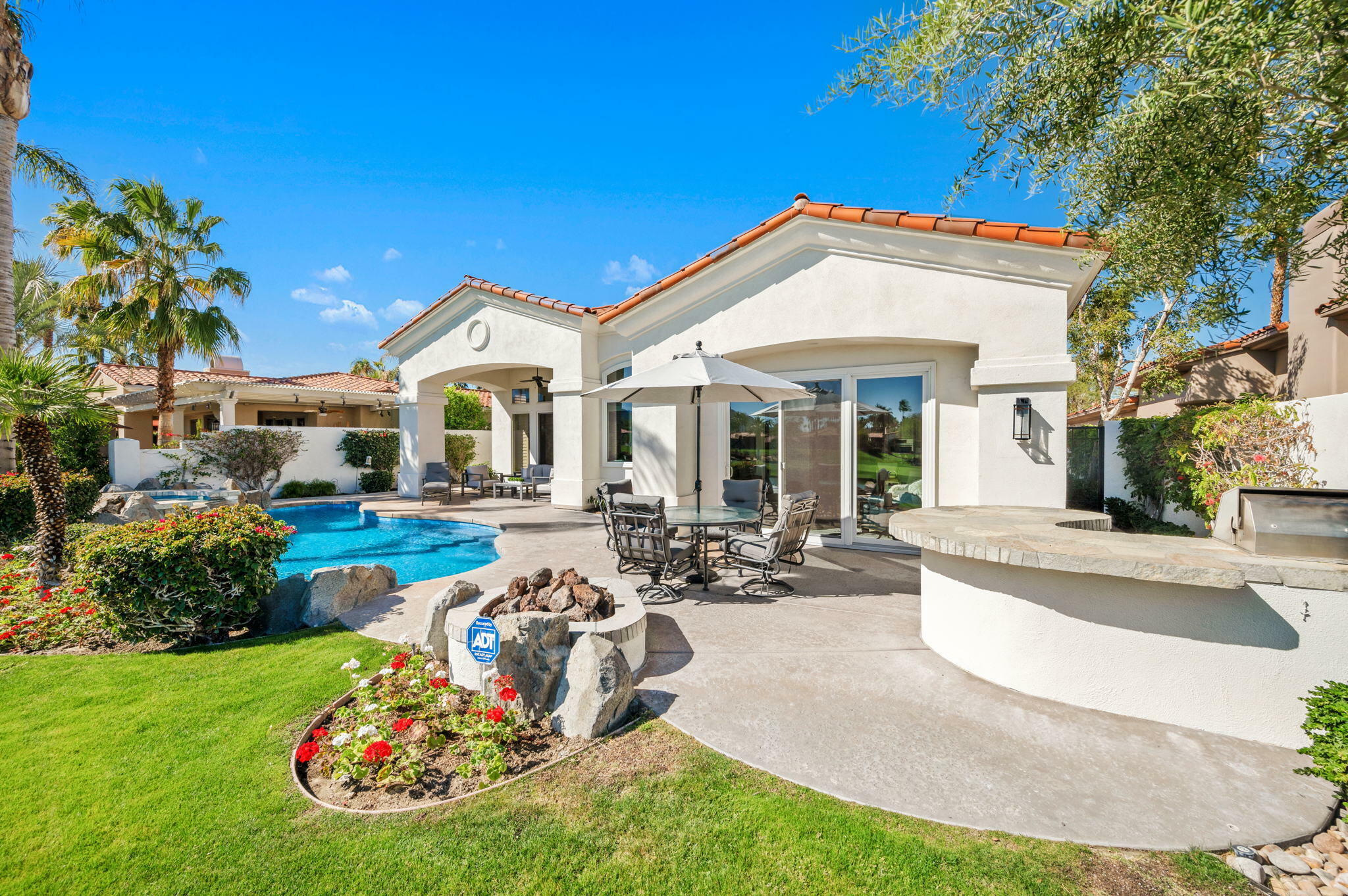 Property Photo:  975 Mesa Grande Drive  CA 92211 