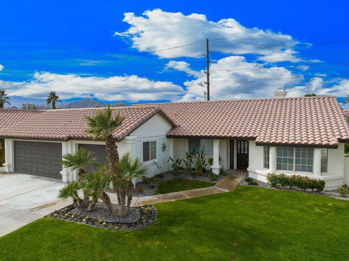 44245 Camino Azul  La Quinta CA 92253 photo