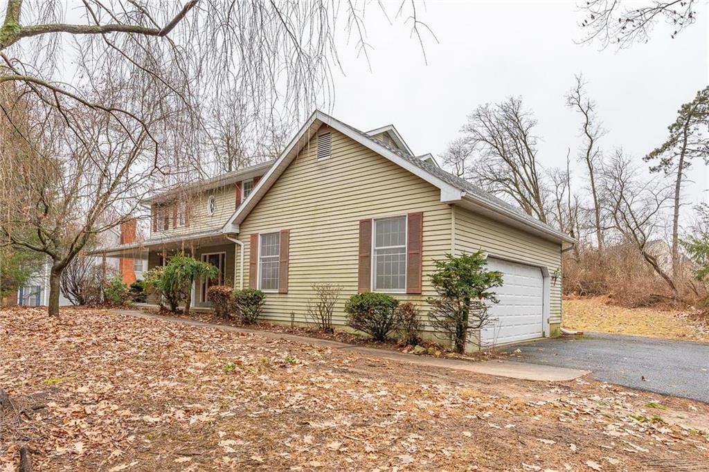 Property Photo:  4246 Salem Drive  PA 18049 