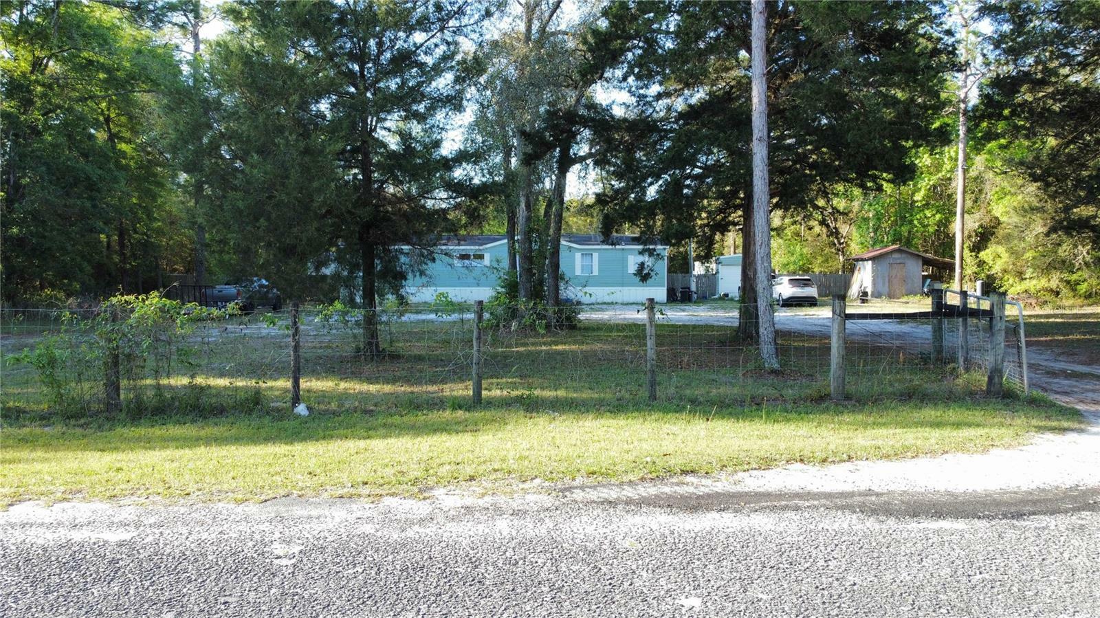 Property Photo: 8890 NW 125th Street FL 32626