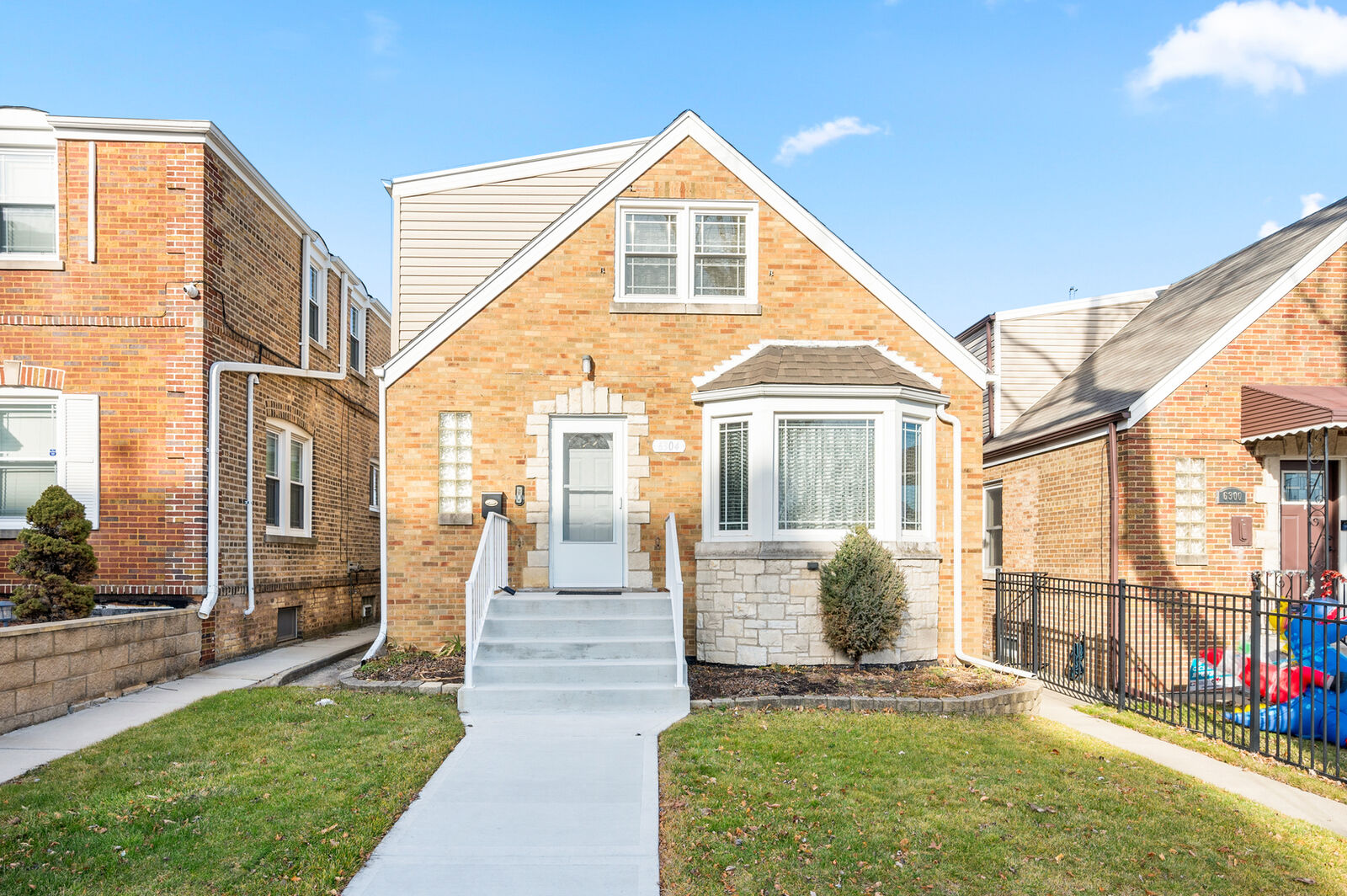 Property Photo:  6304 W Barry Avenue  IL 60634 