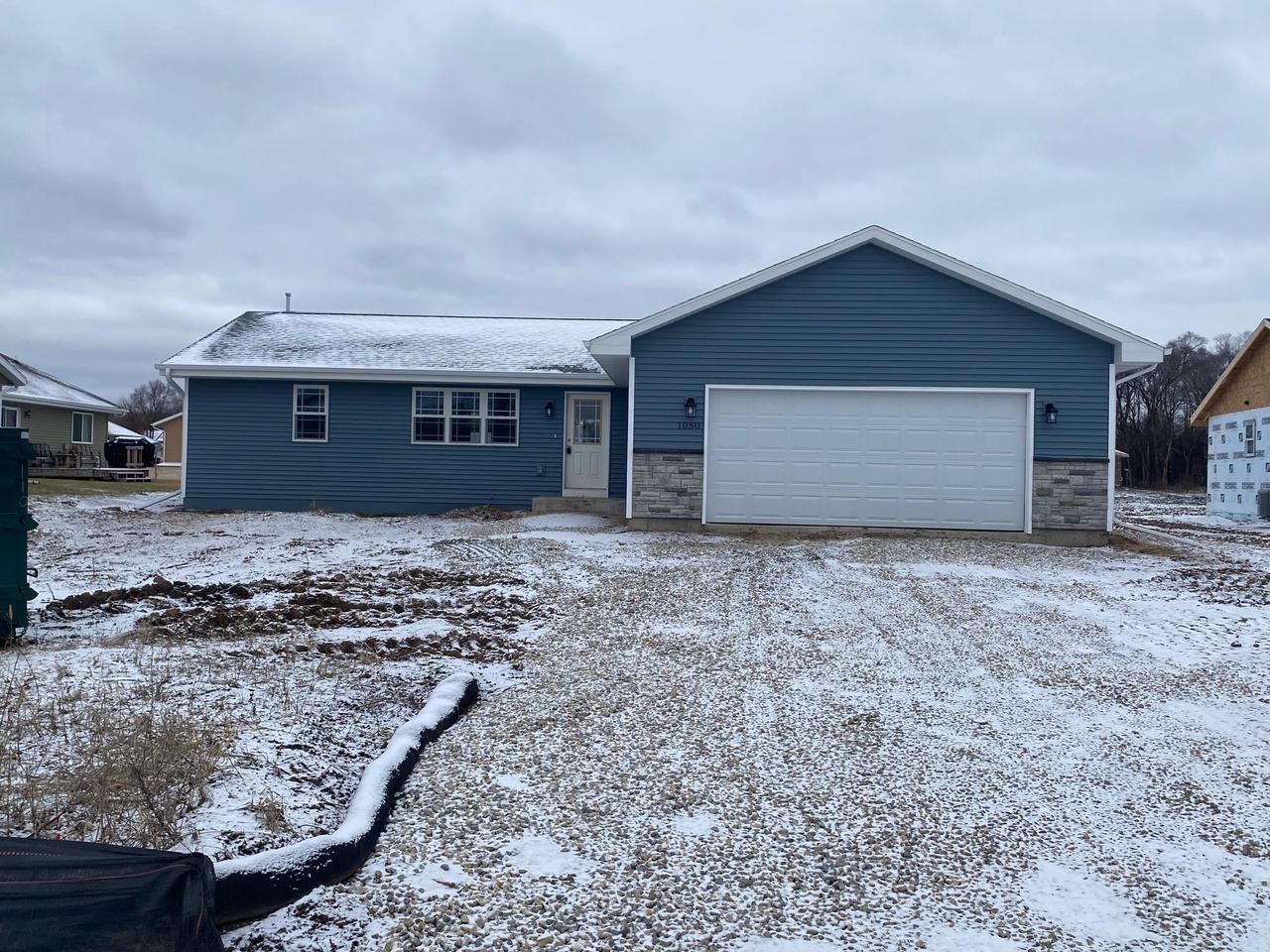 Property Photo:  1050 Plum Ct  WI 53546 