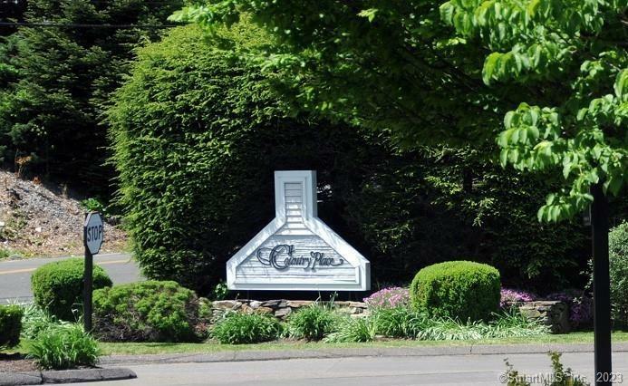 Property Photo: 95 Country Place 95 CT 06484