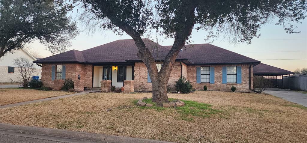 Property Photo:  902 Shady Lane  TX 76667 