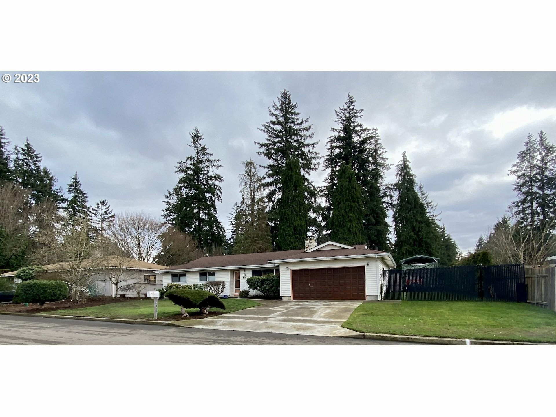 Property Photo:  12415 NE 12th St  WA 98684 