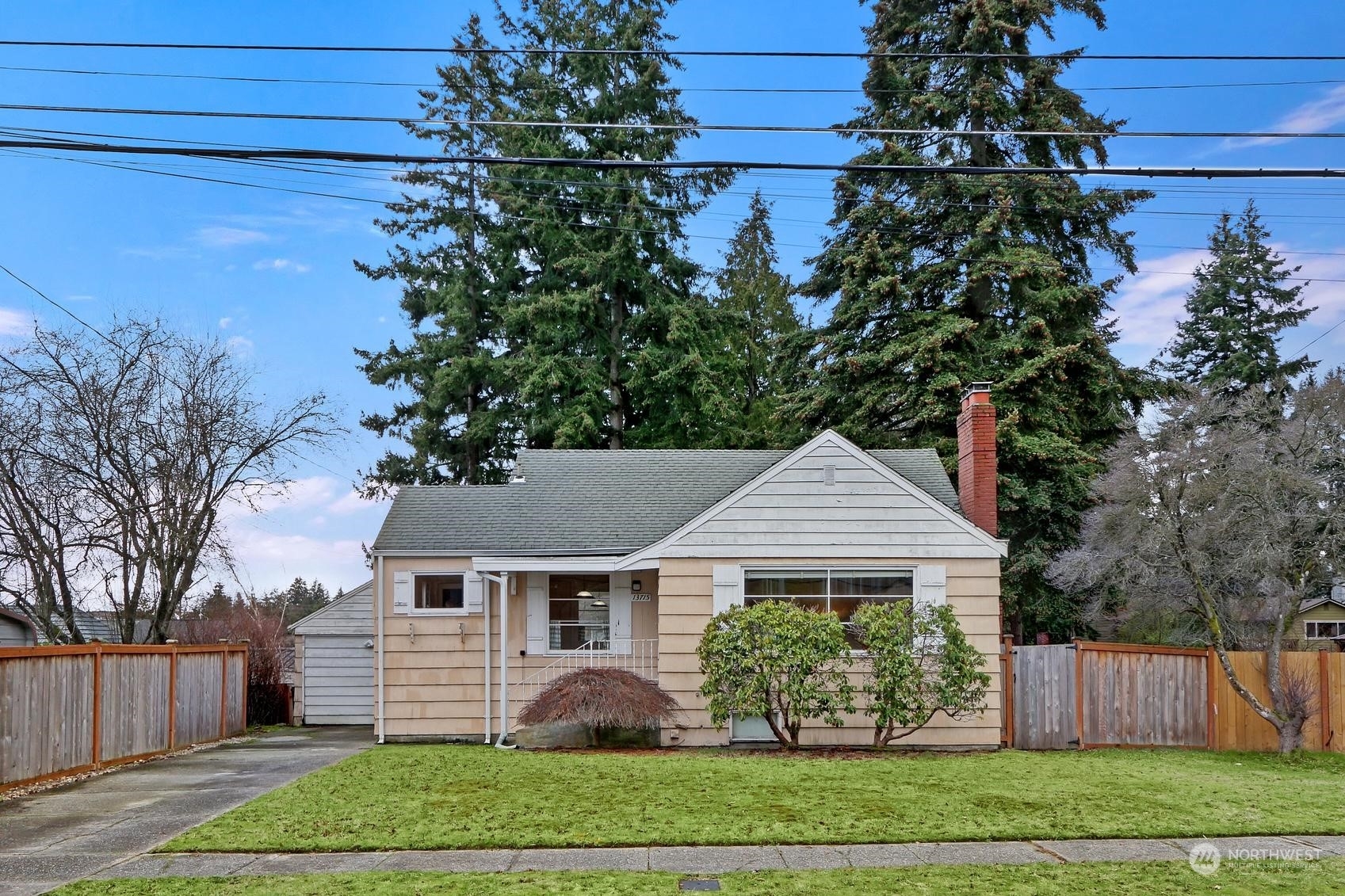 Property Photo:  13715 Ashworth Avenue N  WA 98133 