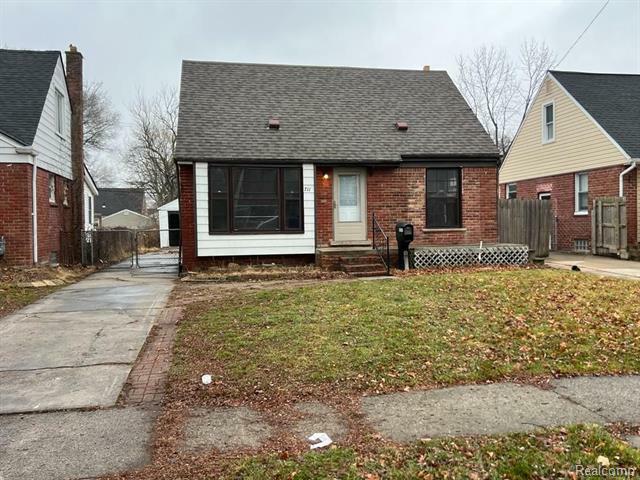 Property Photo:  711 Fairwood Street  MI 48141 