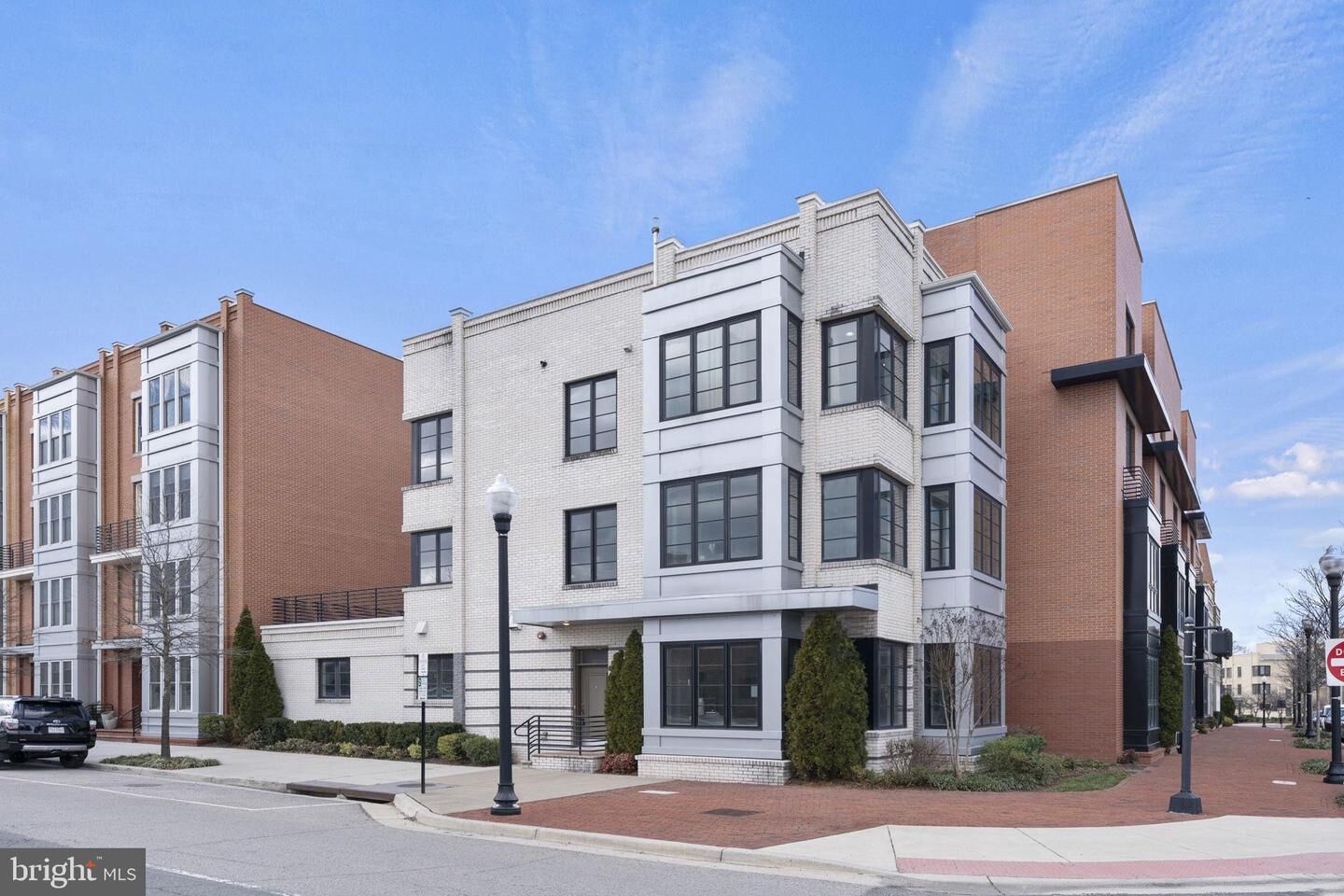Property Photo:  1918 Potomac Avenue  VA 22301 