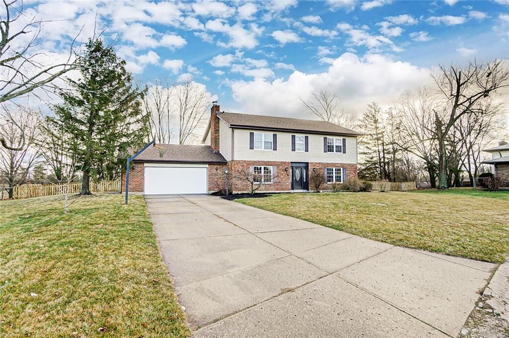 Property Photo: 2276 Cobblestone Court OH 45431