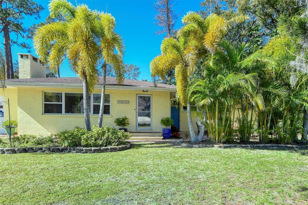 Property Photo:  4539 Leeta Lane  FL 34234 