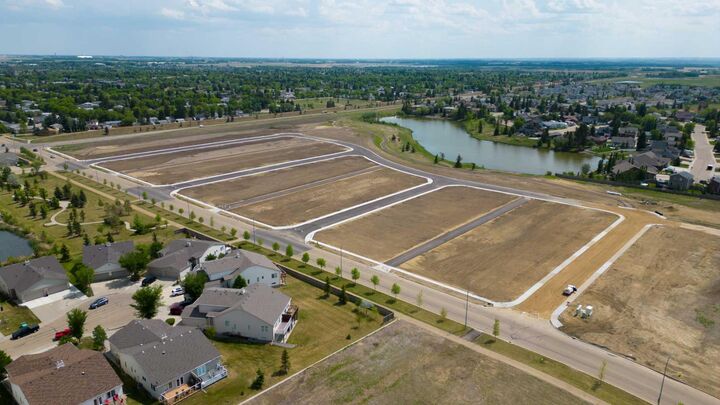 Property Photo: 4433 70 Street AB T4V 2P7