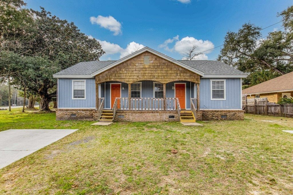 Property Photo:  807 Gordon Ave A &Amp B  FL 32507 