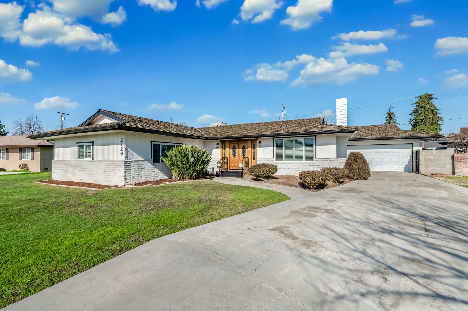 Property Photo:  2726 W Harvard Avenue  CA 93277 