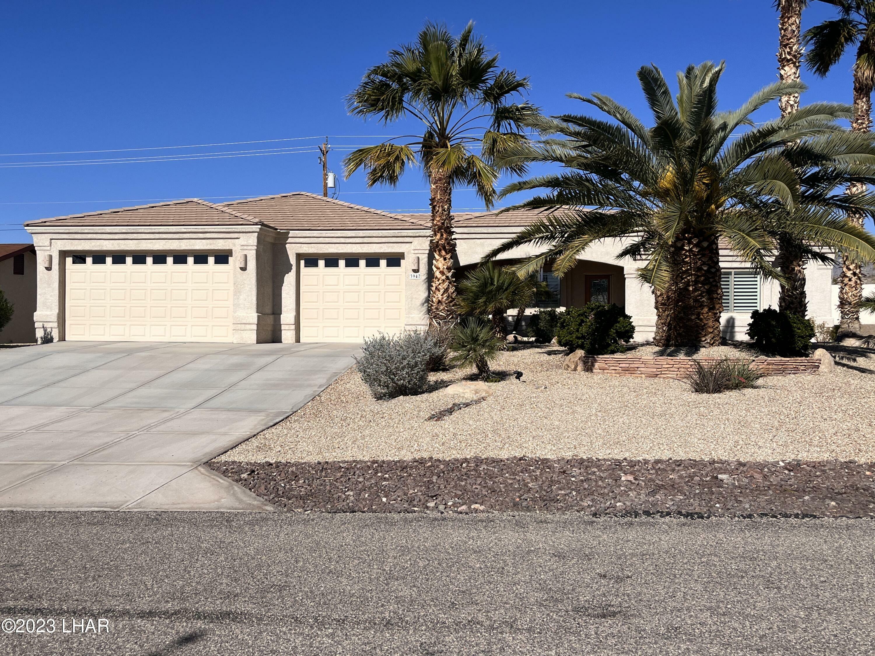 Property Photo:  3947 Comet Dr  AZ 86406 