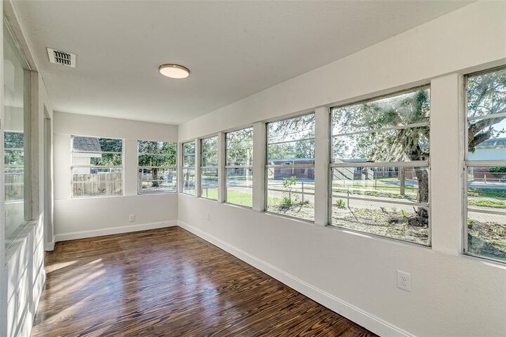 Property Photo:  1926 Fairfax Court NE  FL 33881 