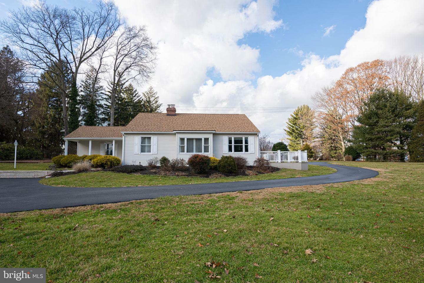 Property Photo: 50 Meadowbrook Lane PA 19460