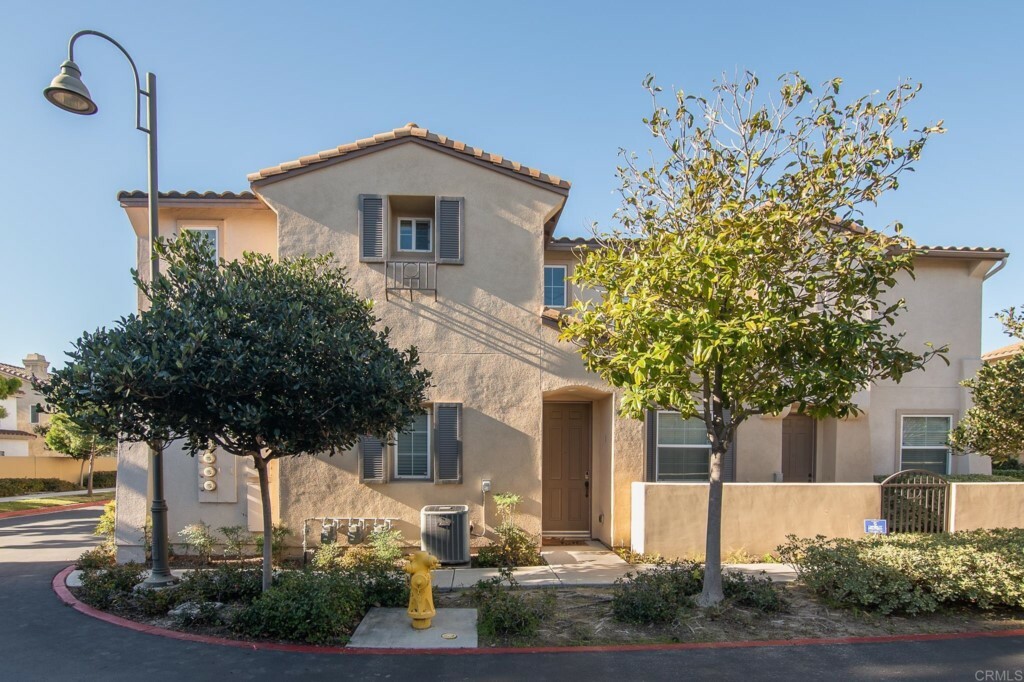 Property Photo:  1426 Caminito Garibay, #1  CA 91915 