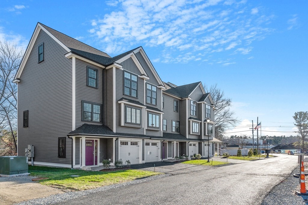 Property Photo: 168 Lowell St 7 MA 01887