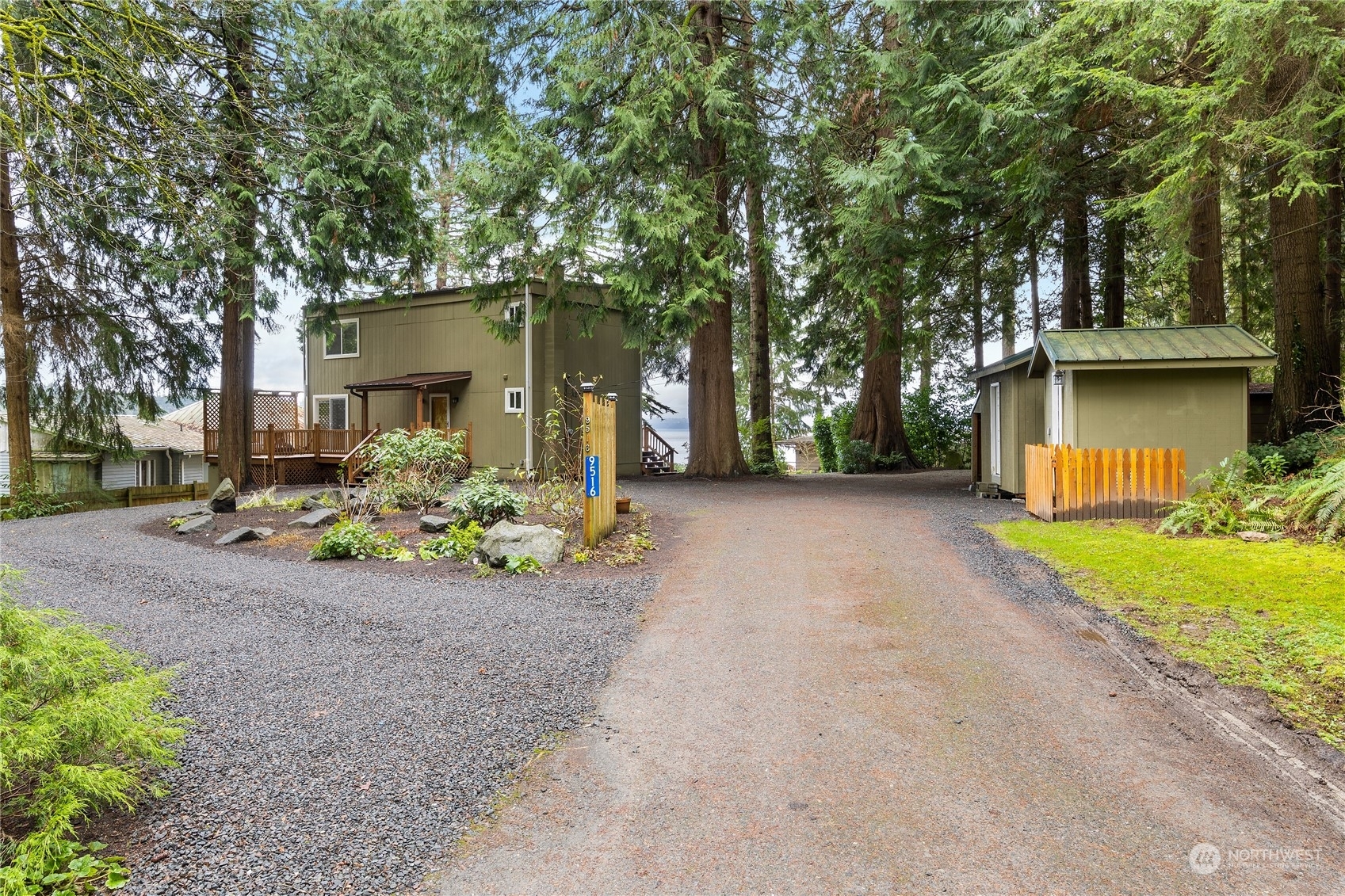 Property Photo:  9516 Green Spot Place NE  WA 98110 