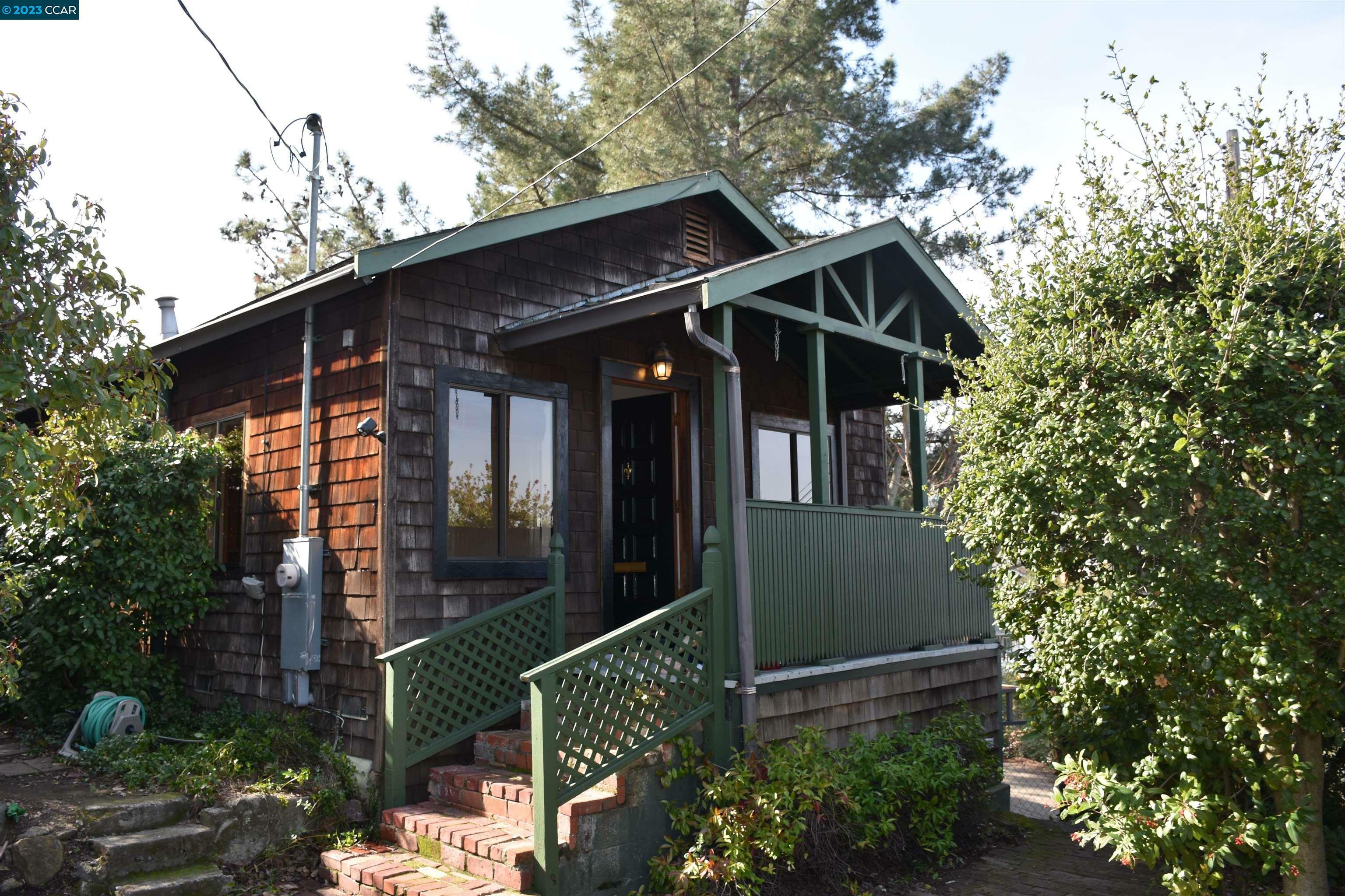 Property Photo:  954 Walnut St  CA 94553 