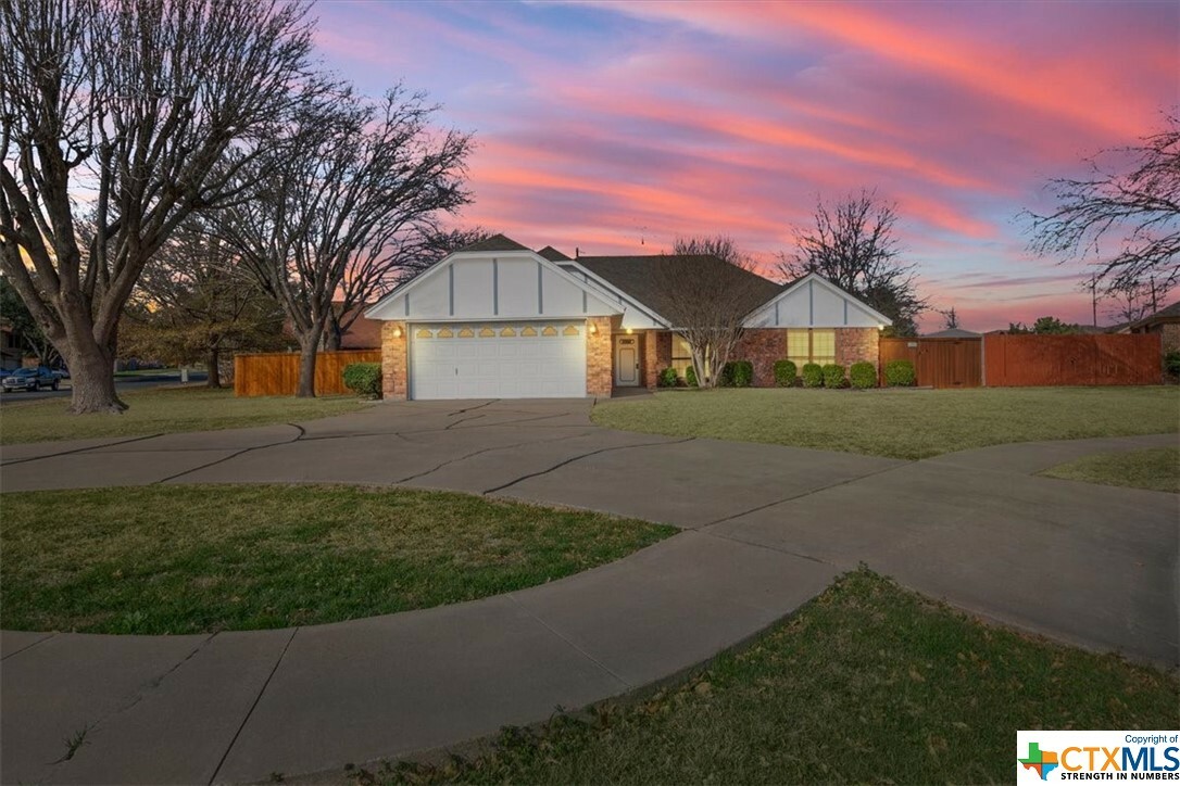 Property Photo:  403 South Brook Drive  TX 76542 