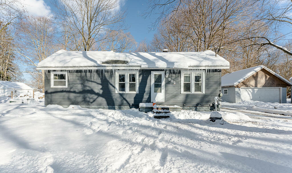 Property Photo:  902 Wilson Avenue  MI 49441 