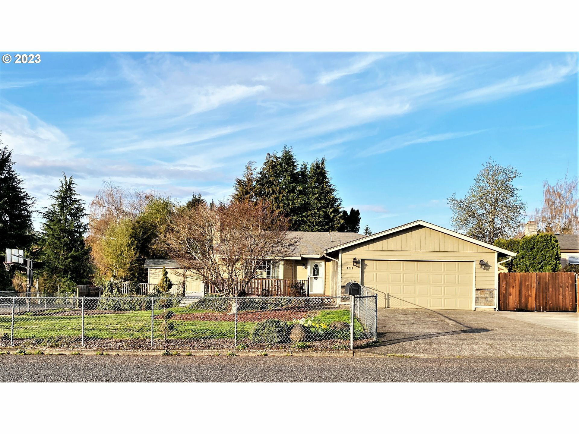 Property Photo:  1212 NW Sluman Rd  WA 98665 