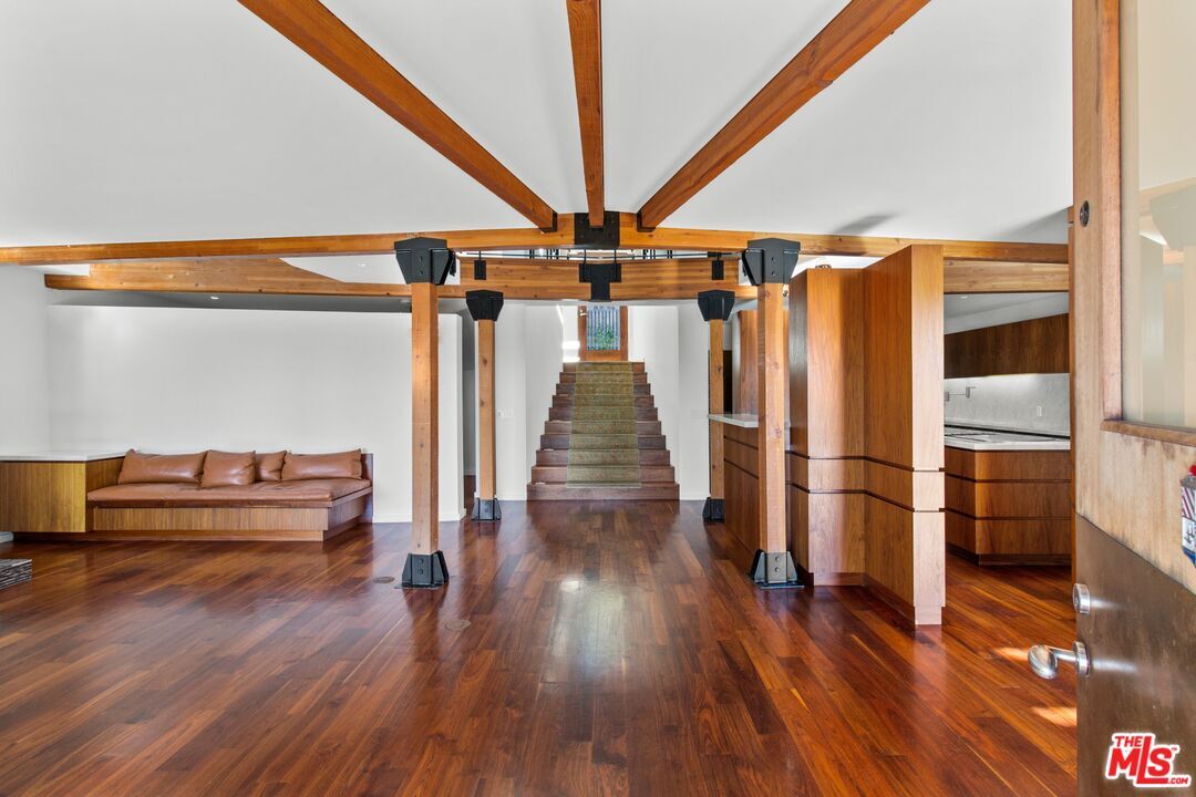 Property Photo:  2409   6th St  CA 90405 