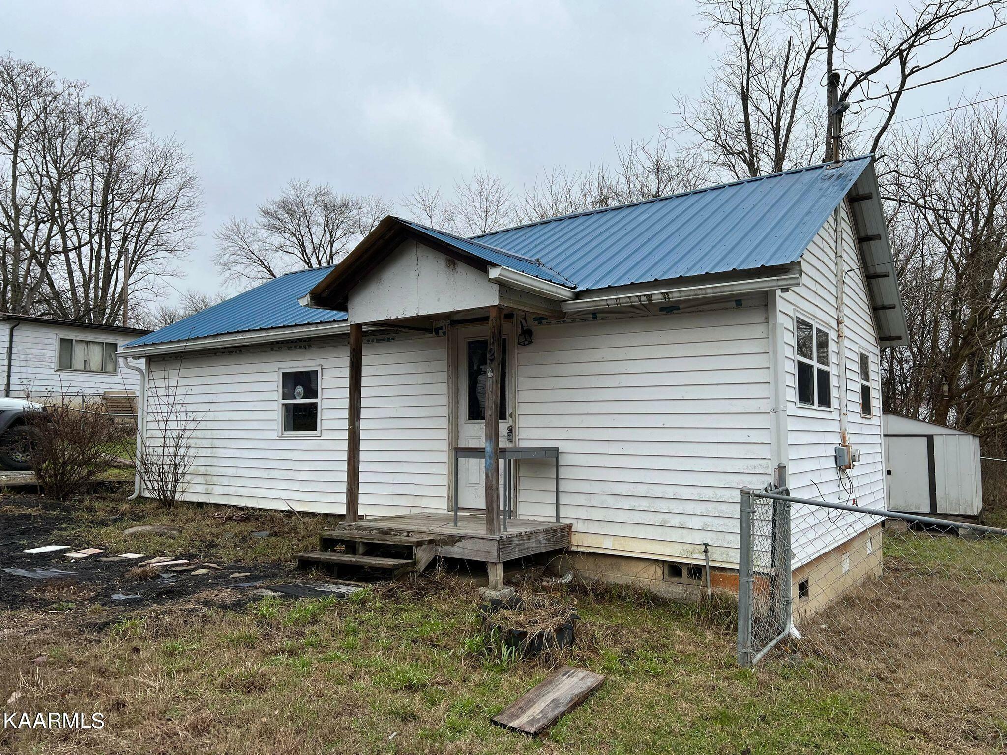 Property Photo:  712 E Hemlock St  TN 37766 