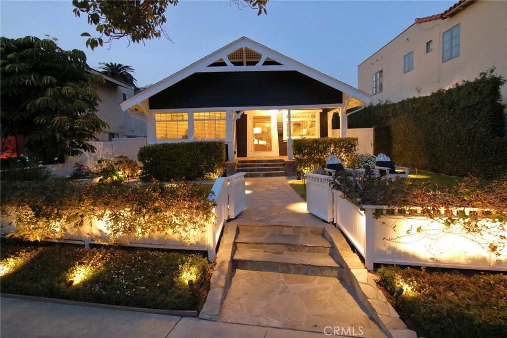 Property Photo:  3513 East 2nd Street  CA 90803 