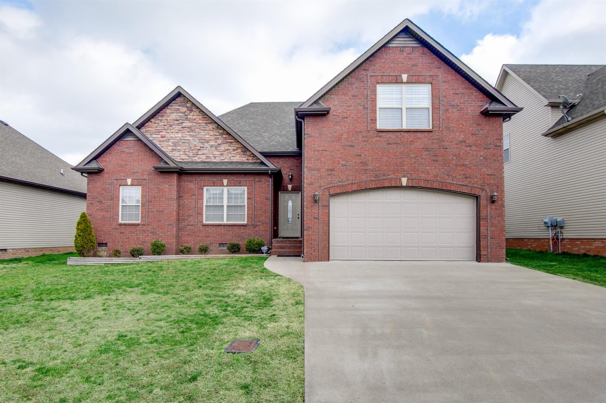 Property Photo:  3351 Cotham Ln  TN 37042 