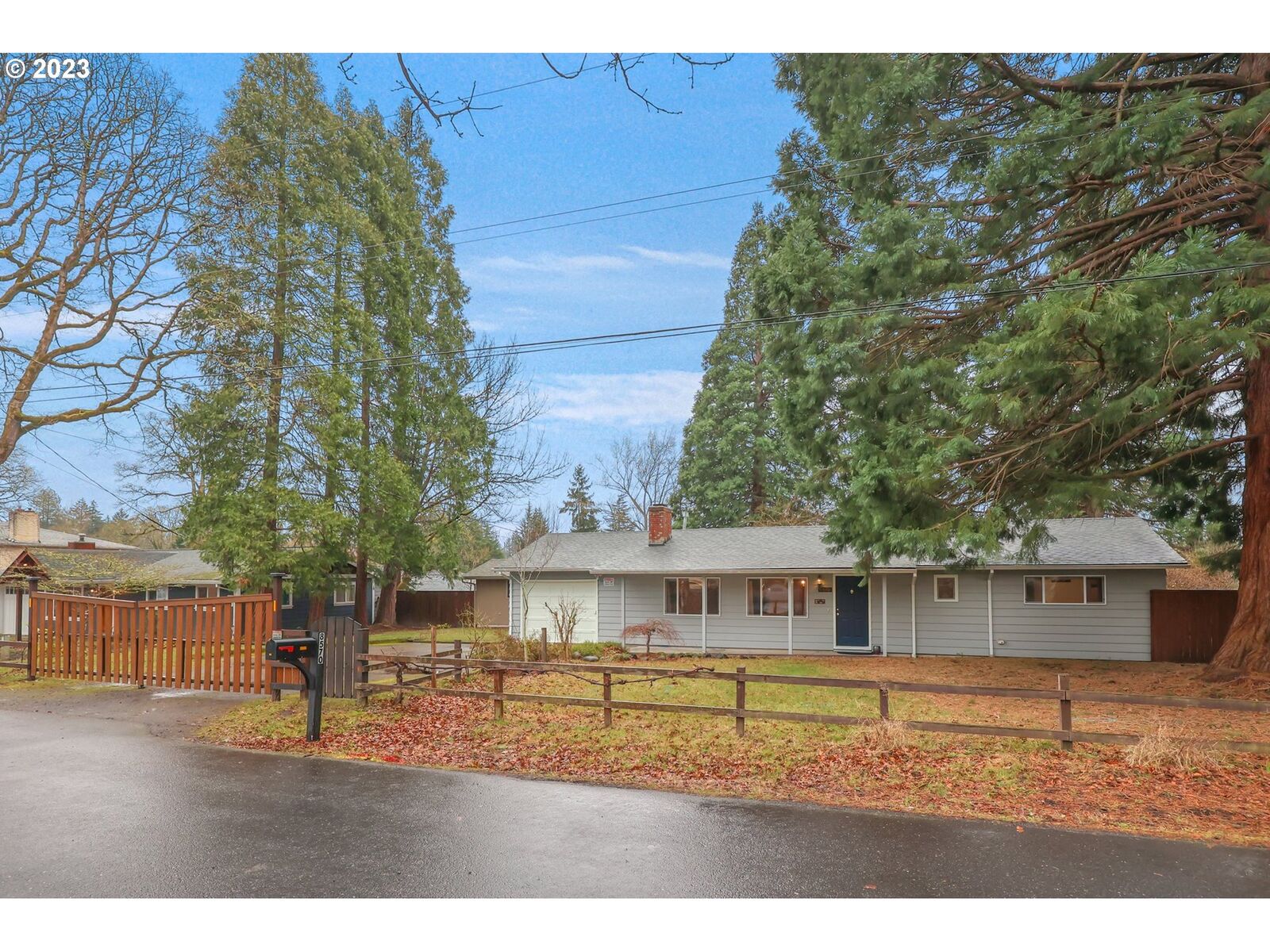 Property Photo:  8570 SW Birch St  OR 97223 