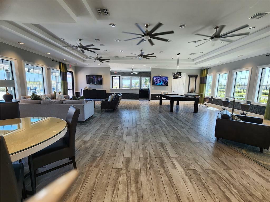 Property Photo:  6801 King Creek Drive  FL 33573 