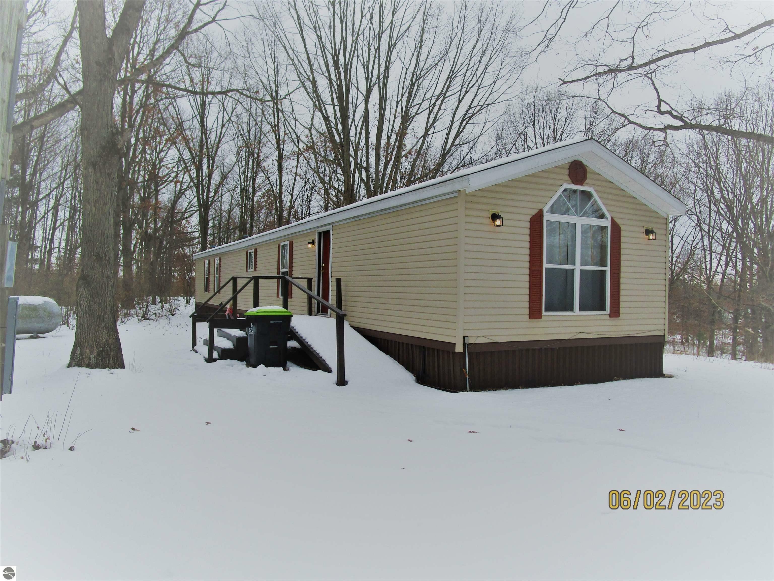 Property Photo:  4343 W Bawkey Road  MI 48622 