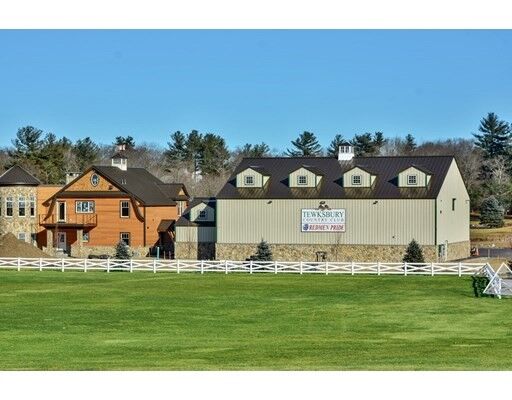 Property Photo:  41 Fairway Dr 41  MA 01876 