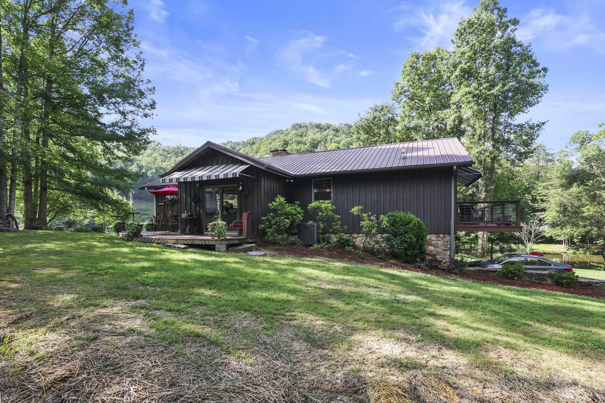 Property Photo:  205 West Snowflake Road  TN 37873 