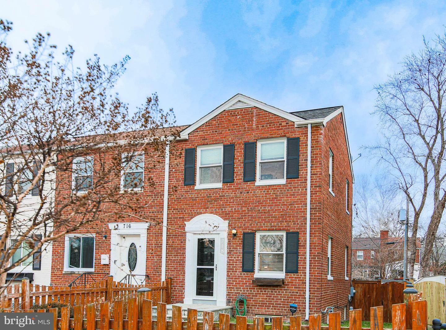 718 S Payne Street  Alexandria VA 22314 photo