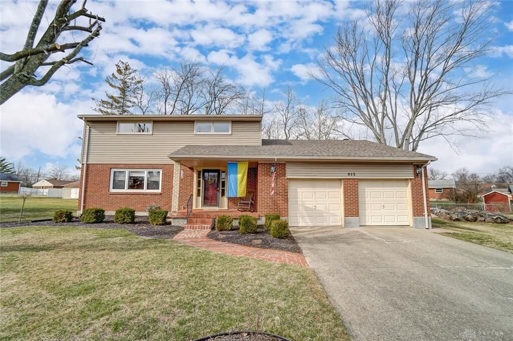 Property Photo: 915 Rio Lane OH 45429