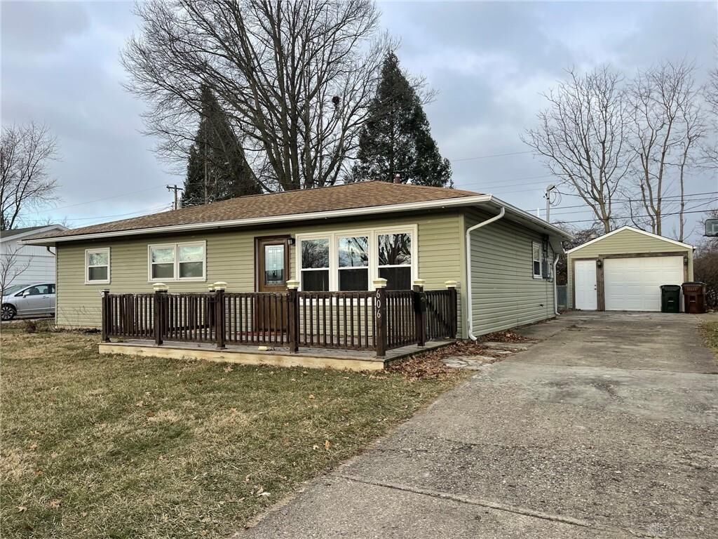 Property Photo:  606 Sheelin Road  OH 45385 