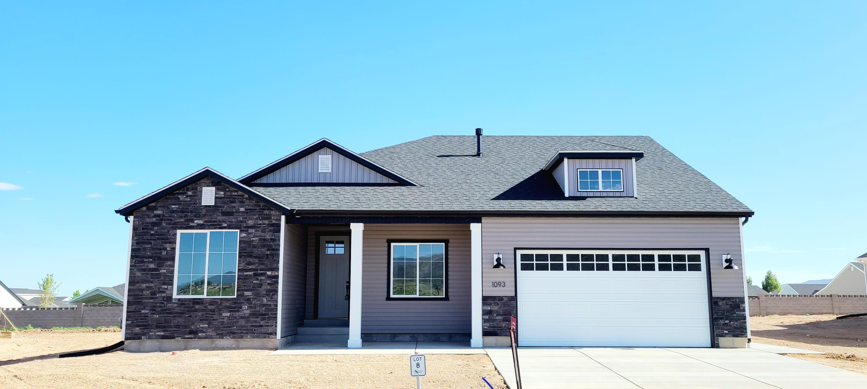 Property Photo: 1093 E 4290 N UT 84721