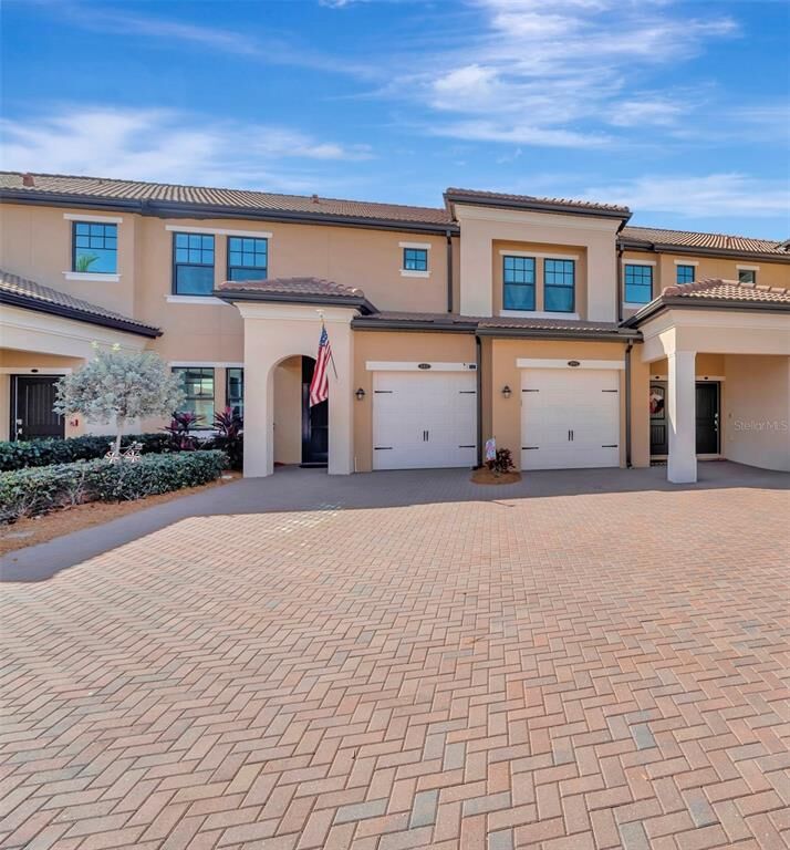 Property Photo:  10046 Crooked Creek Drive 202  FL 34293 
