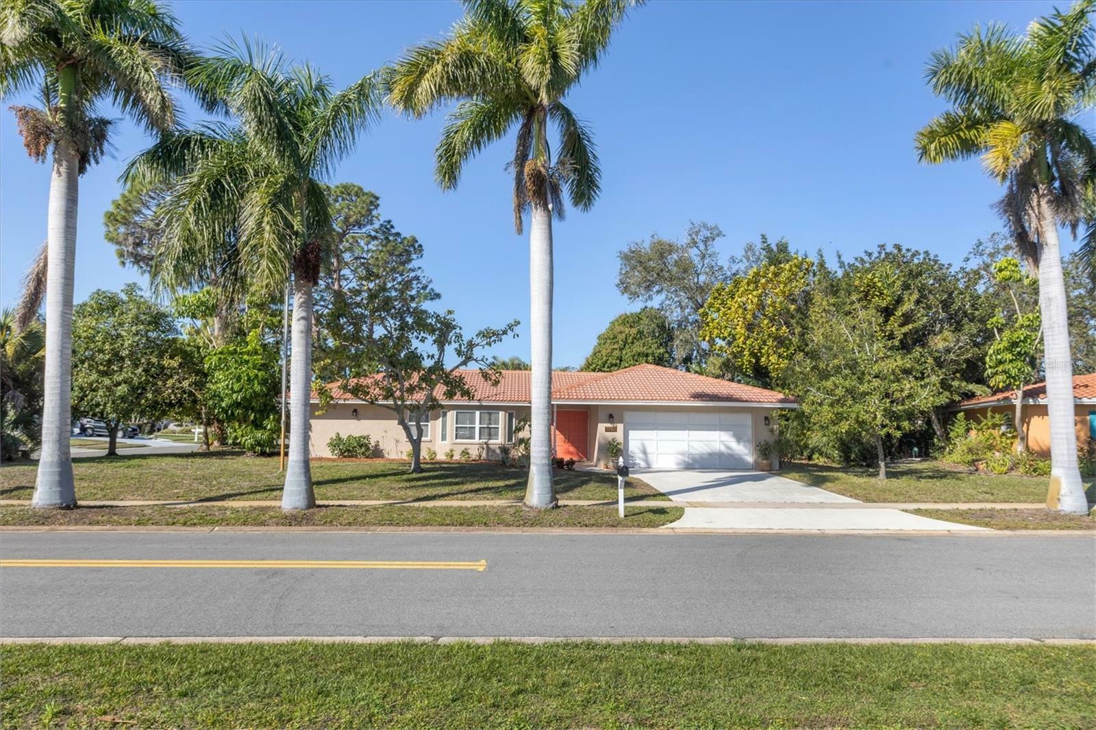 Property Photo:  7492 Dickens Drive  FL 34231 